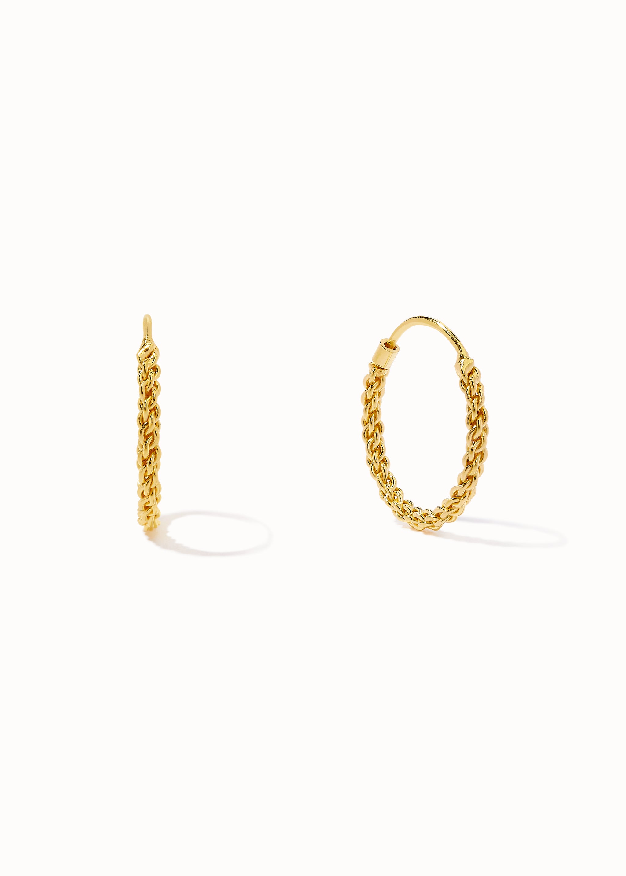 Amelie Hoops 16mm