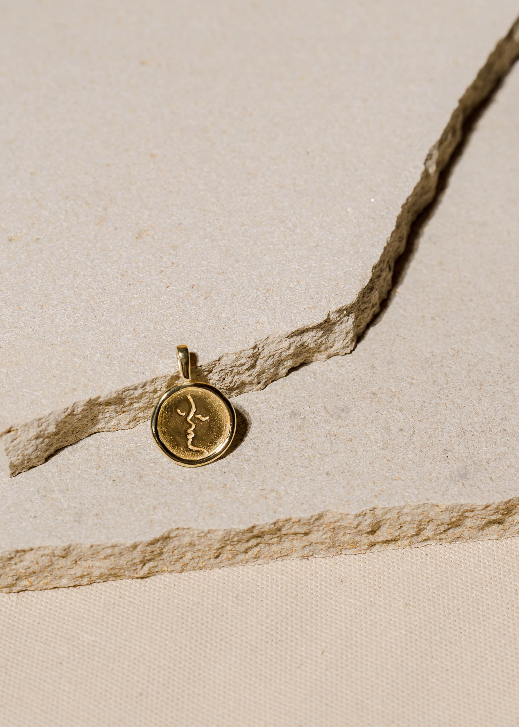 The Kiss Necklace