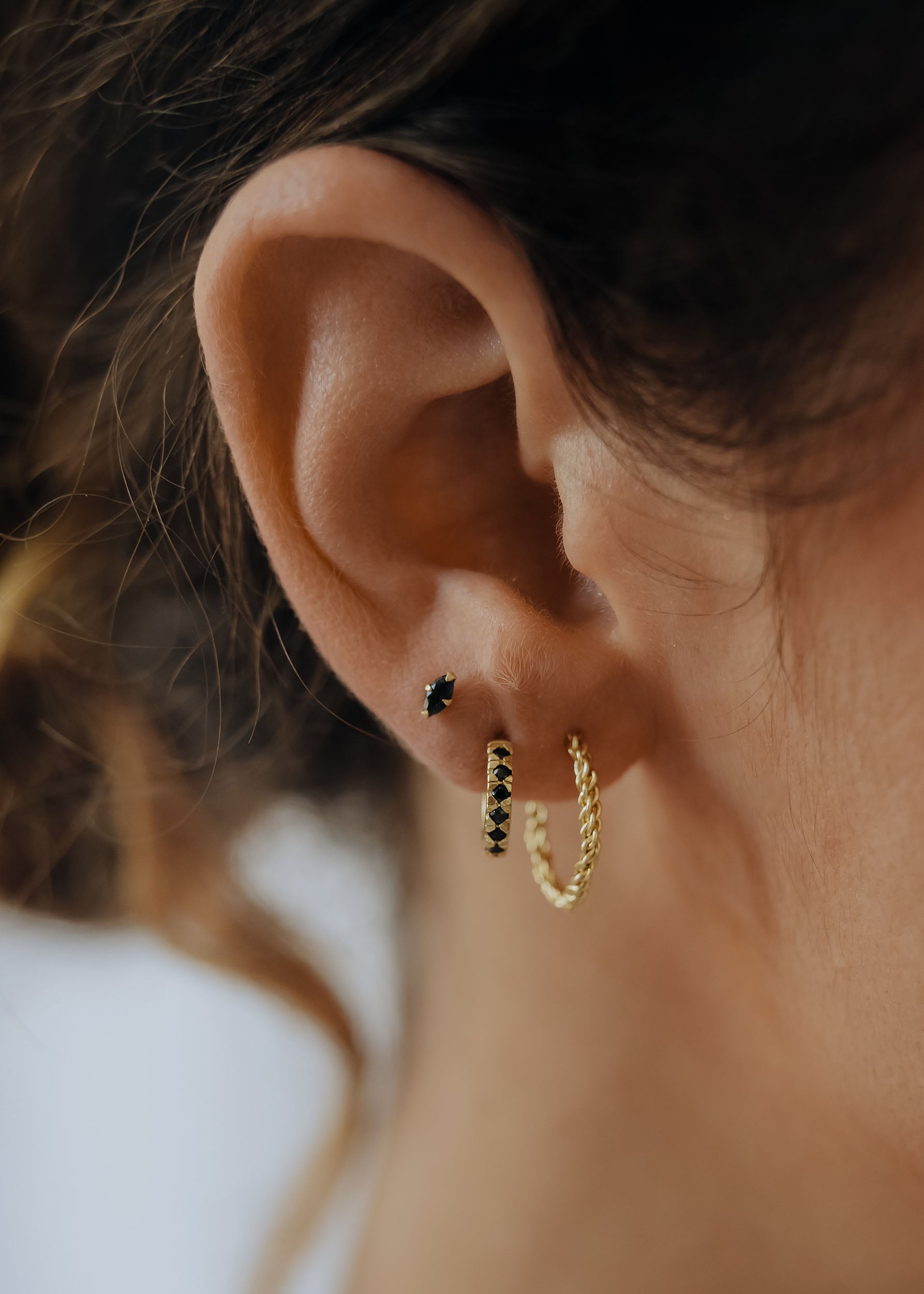 Amelie Hoops 16mm